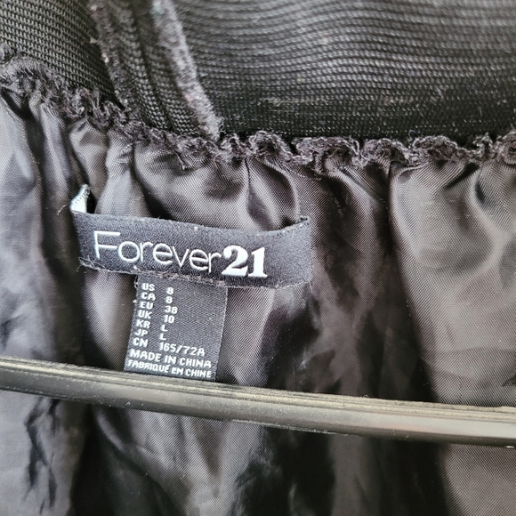 Lace skirt - Picture 2 of 2